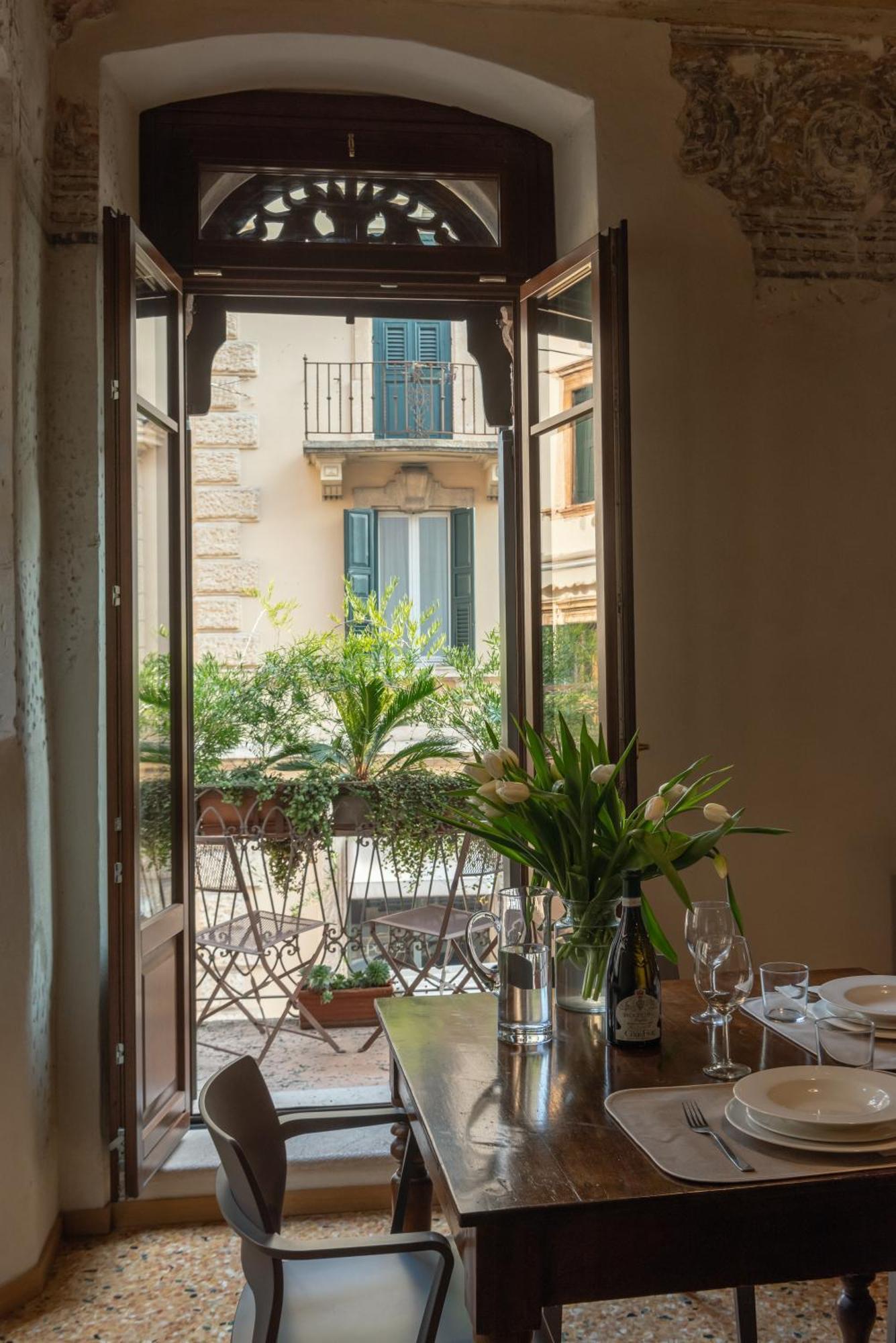 Residenza Roccamaggiore Verona Eksteriør billede
