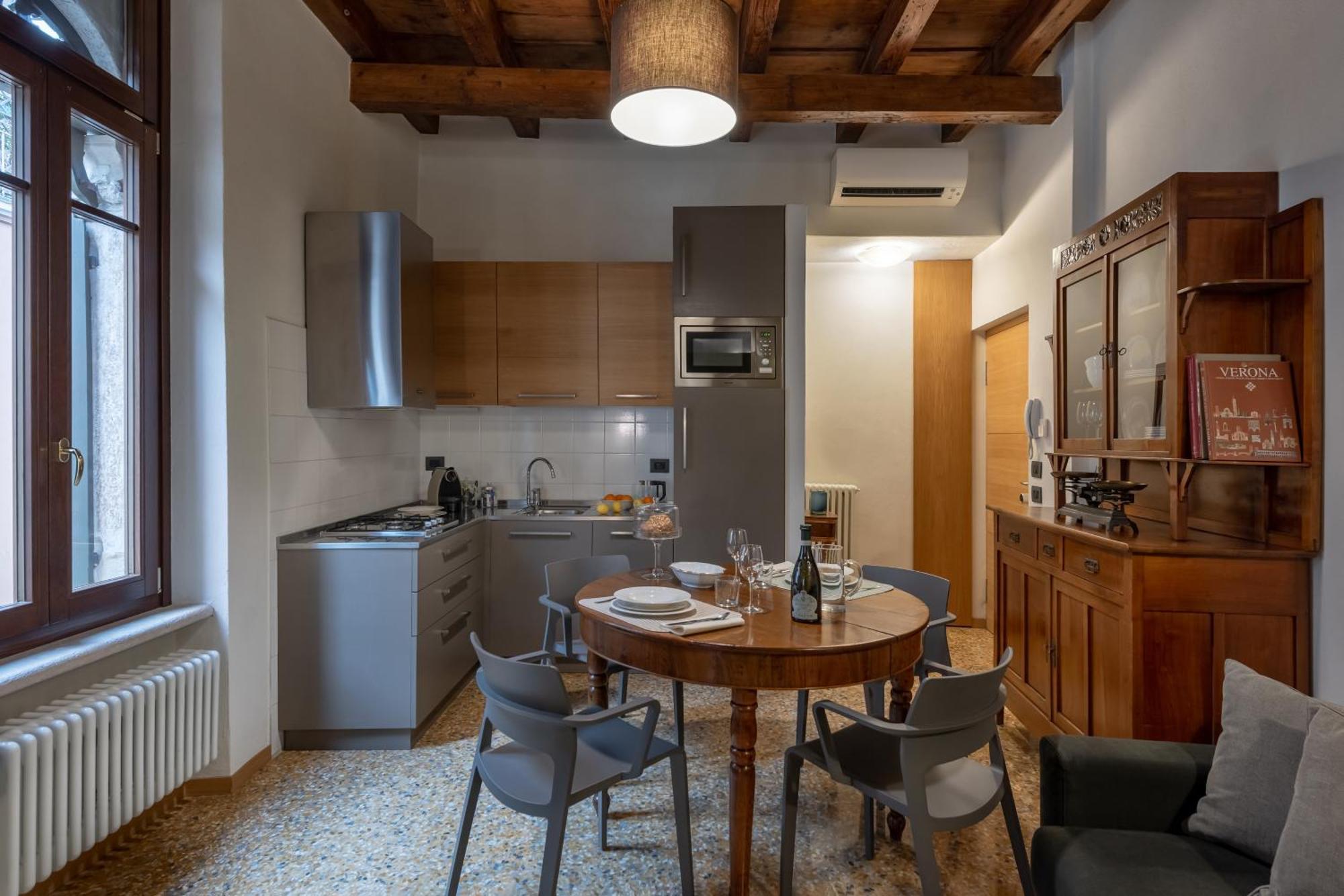 Residenza Roccamaggiore Verona Eksteriør billede
